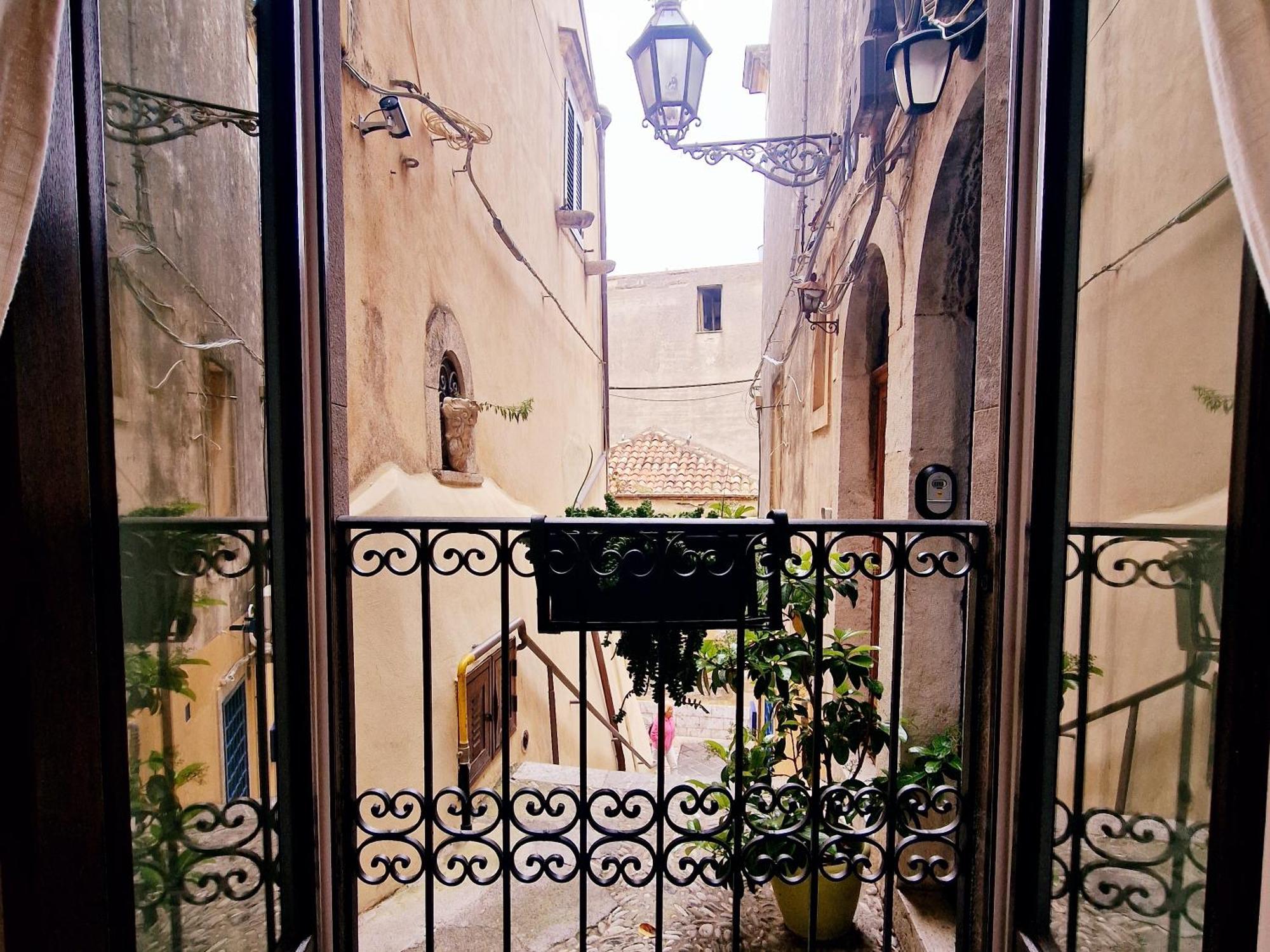 Donna Rosa - Main Avenue Villa Taormina Exteriör bild
